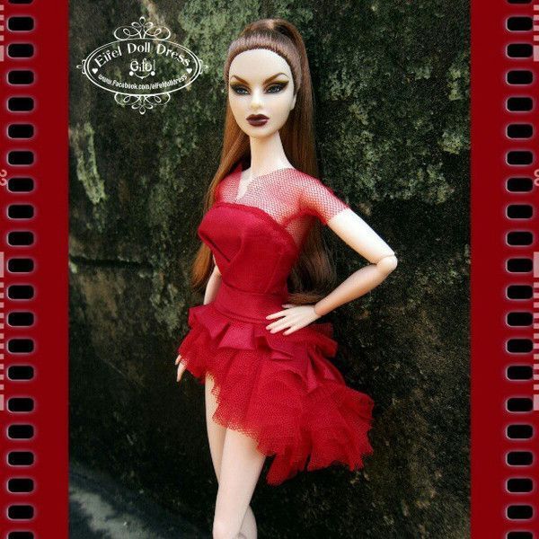 Poupée De Mode Annie's - Miniature Classique 1997 - Toile Plastique