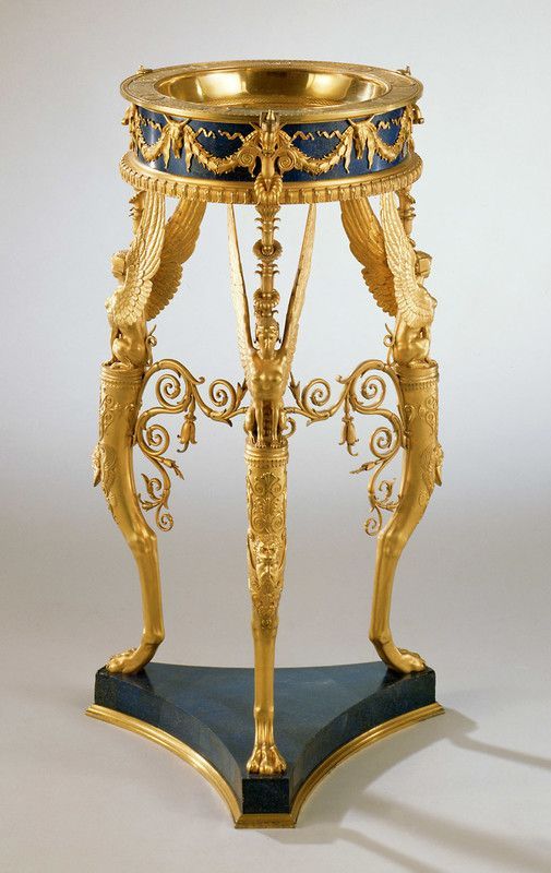 MEUBLES VAISSELLE OBJETS DE DECORATIONS