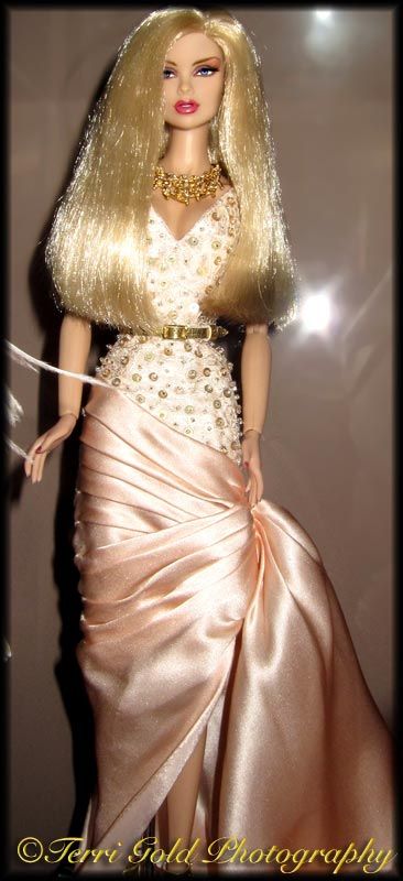 Poupée De Mode ANNIES - Kit Couture Dîner Formel - Toile Plastique - Neuf OOP 1997